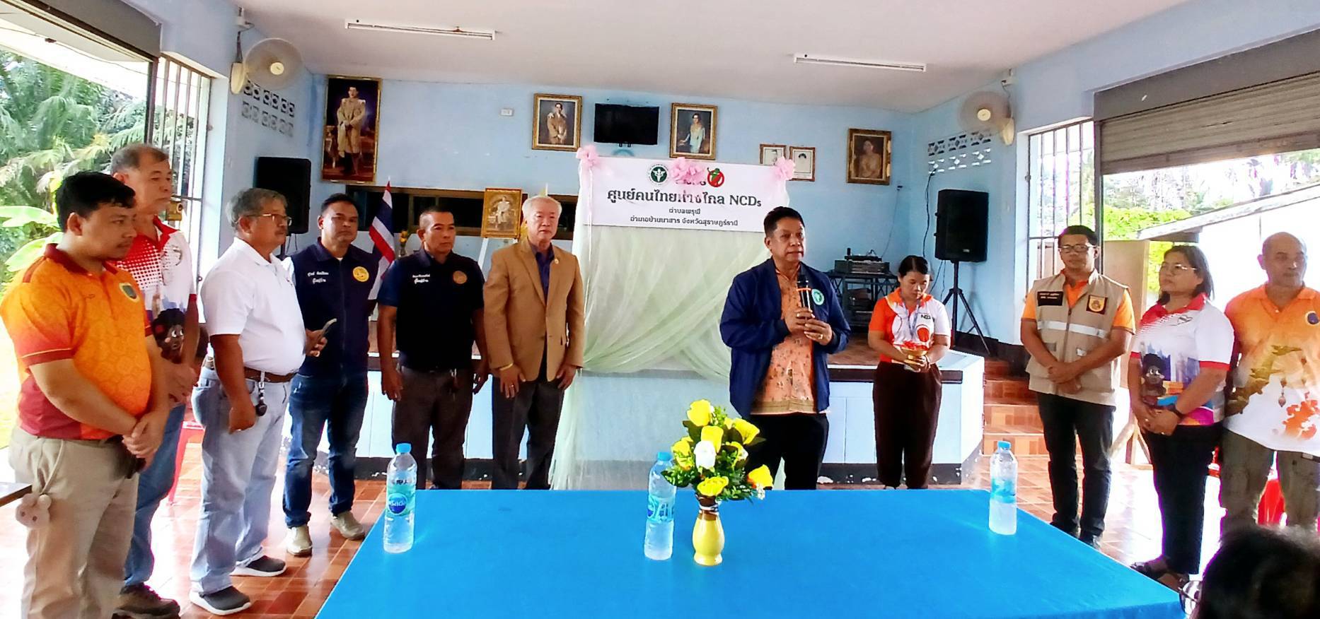 นายวันชัย ตั้งฐานานุศักดิ์ รองนายกเทศมนตรีตำบลพรุพีร่วมเป็นเกียรติในพิธีเปิดศูนย์คนไทยห่างไกล NCDs ตำบลพรุพี ณ ศาลาหมู่บ้าน หมู่ที่ 1 บ้านพรุพี อำเภอบ้านนาสารโดยมีคุณสุวลักษณ์ บุญพา สาธารณสุขอำเภอบ้านนาสาร เป็นประธานในพิธี