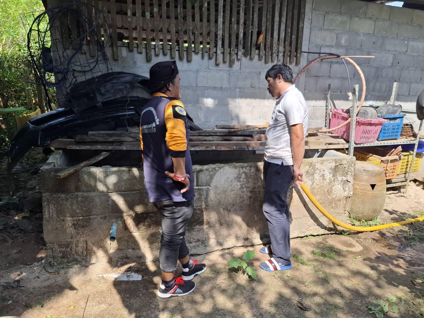 เมื่อวันที่ 29 มกราคม 2569 งานป้องกันและบรรเทาสาธารณภัย ฝ่ายปกครอง สำนักปลัด ดำเนินการจัดส่งน้ำสะอาดสำหรับอุปโภค-บริโภค ในครัวเรือนให้กับประชาชนโดยไม่คิดมูลค่า เนื่องจากระบบประปาภูเขาหมู่บ้านชำรุดอยู่ระหว่างการซ่อมแซมทำให้น้ำสำหรับอุปโภค บริโภค ไม่เพียงพอ พื้นที่ บ้านช่องช้าง หมู่ที่ 7 ตำบลพรุพี